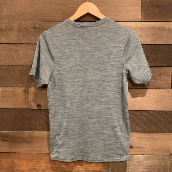 Patagonia Men's Cap Cool Lightweight Short Sleeve Shirt in Grey Heather - Picture 5 of 8